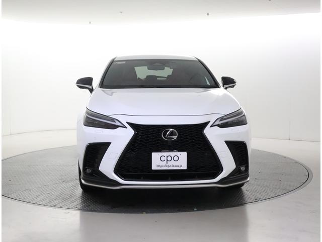 NX NX350h Fスポーツ ワンオーナー 認定車両 Fスポーツハイブリット ホワイトノーヴァ 内装フレアレッド オレンジキャリパー 三眼フルLED パノラミックビューモニター デジタルインナーミラー(9枚目)