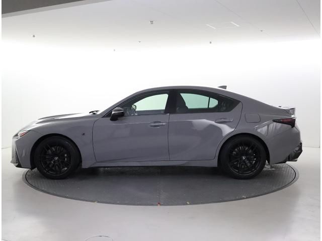 IS IS500Fスポツパフォーマンスファストエディション ワンオーナー 認定車両 ファーストエディション チタニウムカーバイトグレー 内装ブラック ムーンルーフ(3枚目)