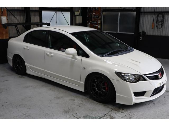 シビック タイプＲ　２．０　５ＭＴ　社外カーボンＧＴウイング　社外カーボンボンネット　ＦＥＥＬ’Ｓマフラー　ＢＬＩＴＺ車高調　ＷＥＤＳスポーツ１７ｉｎｃｈ　ＥＴＣ　ドラレコ（2枚目）