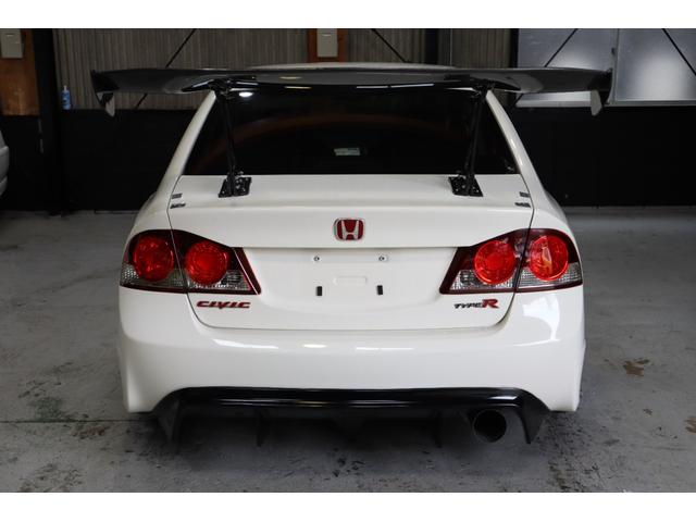 シビック タイプＲ　２．０　５ＭＴ　社外カーボンＧＴウイング　社外カーボンボンネット　ＦＥＥＬ’Ｓマフラー　ＢＬＩＴＺ車高調　ＷＥＤＳスポーツ１７ｉｎｃｈ　ＥＴＣ　ドラレコ（7枚目）