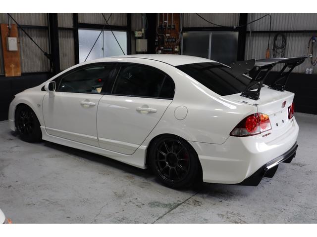 シビック タイプＲ　２．０　５ＭＴ　社外カーボンＧＴウイング　社外カーボンボンネット　ＦＥＥＬ’Ｓマフラー　ＢＬＩＴＺ車高調　ＷＥＤＳスポーツ１７ｉｎｃｈ　ＥＴＣ　ドラレコ（32枚目）