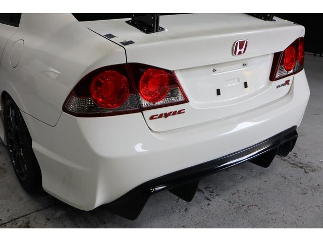 シビック タイプＲ　２．０　５ＭＴ　社外カーボンＧＴウイング　社外カーボンボンネット　ＦＥＥＬ’Ｓマフラー　ＢＬＩＴＺ車高調　ＷＥＤＳスポーツ１７ｉｎｃｈ　ＥＴＣ　ドラレコ（35枚目）