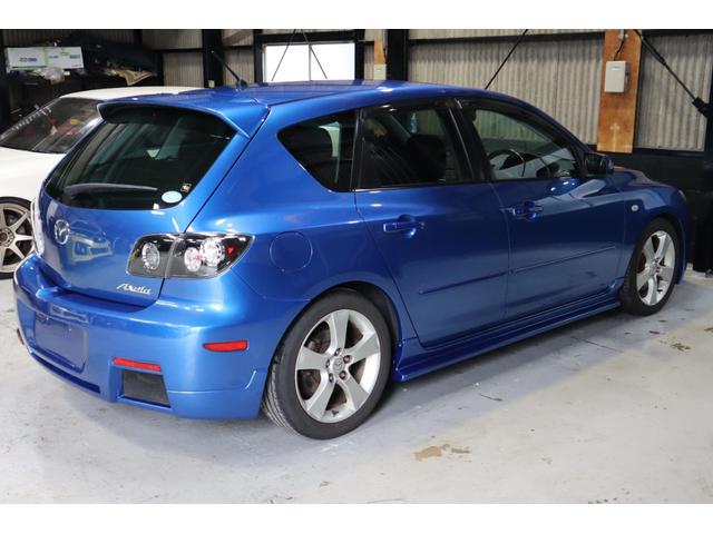 アクセラ ２３Ｓ　２．３　５ＭＴ　オートエクゼフルエアロ　マツダスピードマフラー　マツダスピードタワーバー　エアコン　ＥＴＣ　パワステ（5枚目）