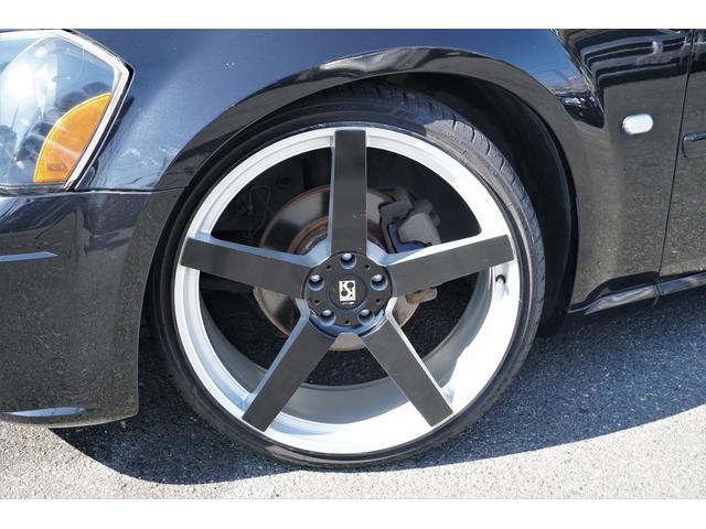 SXT 3.5L-V6 SXT 新車並行車 サンルーフ ロックフォードスピーカー ルーフレール HIDヘッドライト ローダウン KOKO KUTURE22インチAW レザーシート パワーシート(7枚目)