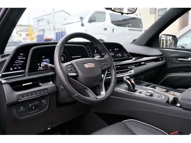 スポーツ 4WD 新車並行車 オニキスPKG ARカメラシステム AKGSTUDIOスピーカー エアライドサスペンション 電動リアゲート 38インチLEDディスプレイ(12枚目)