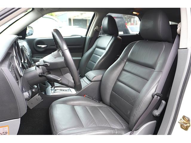ダッジ・マグナム ＲＴ　５．７Ｖ８　４ＷＤ　新車並行車　２２インチＡＷ　車高調　ＣＲＯＳＳ２本出しマフラー　レザーシート　パワーシート　シートヒーター　サンルーフ　地デジナビ（16枚目）