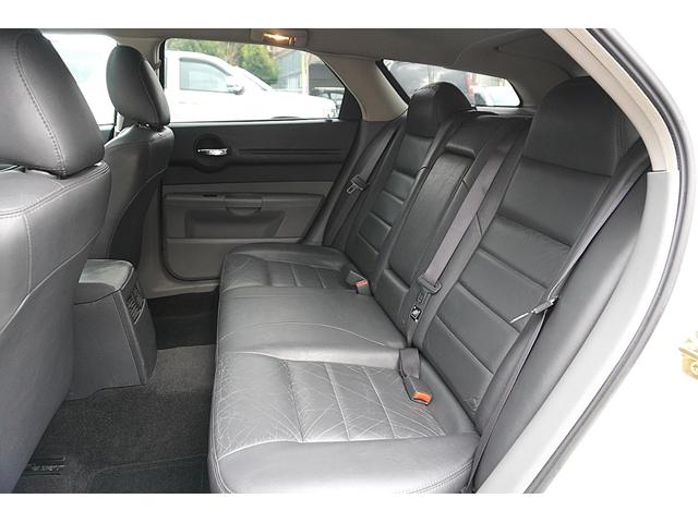 ダッジ・マグナム ＲＴ　５．７Ｖ８　４ＷＤ　新車並行車　２２インチＡＷ　車高調　ＣＲＯＳＳ２本出しマフラー　レザーシート　パワーシート　シートヒーター　サンルーフ　地デジナビ（17枚目）