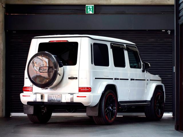 Ｇ６３　ＡＭＧレザーエクスクルーシブパッケージ　ＡＭＧ２２ＡＷ　ＢＲＡＢＵＳリップ　パワークラフトマフラー（純正あり）　レッドレザーエクスクルーシブ　スペアタイヤ背面カーボン　記録簿・スペアキー完備　禁煙(5枚目)