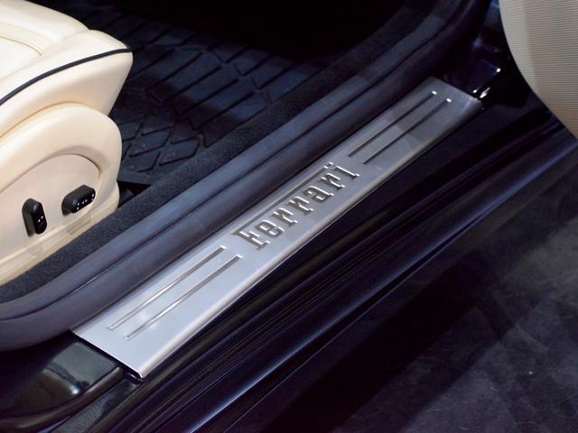 カリフォルニア ベースグレード　正規Ｄ車　ＨＲＥ２０－２１ＡＷ　パワークラフト可変バルブ付　ＧＴＯグリル　カーボンブレーキ　ブラックキャリパー　フル電動シート　ベタ除去済　整備済　禁煙（68枚目）