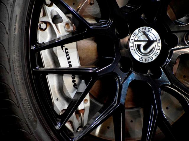 ＭＰ４－１２Ｃ ベースグレード　正規Ｄ車　スポーツエキゾースト　Ｆ１９ｉｎ＆Ｒ２０ｉｎＡＷ　Ｍｅｒｉｄｉａｎサウンド　純正ナビ　バックカメラ　Ｆ＆Ｒコーナーセンサー　ＥＴＣ　ドラレコ　ブラック＆レッド内装　ヴォルケーノレッド（24枚目）