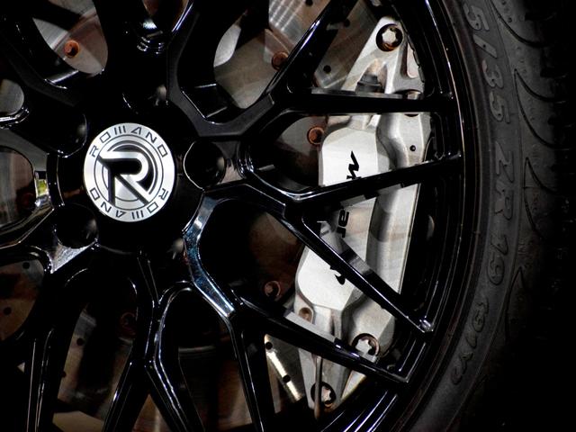 ＭＰ４－１２Ｃ ベースグレード　正規Ｄ車　スポーツエキゾースト　Ｆ１９ｉｎ＆Ｒ２０ｉｎＡＷ　Ｍｅｒｉｄｉａｎサウンド　純正ナビ　バックカメラ　Ｆ＆Ｒコーナーセンサー　ＥＴＣ　ドラレコ　ブラック＆レッド内装　ヴォルケーノレッド（30枚目）