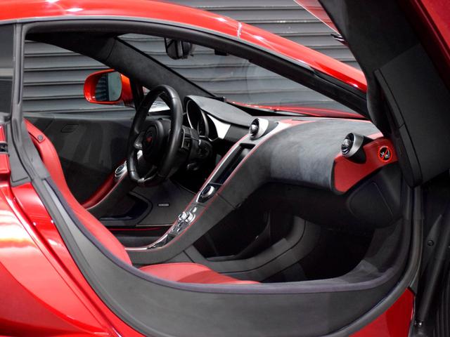 ＭＰ４－１２Ｃ ベースグレード　正規Ｄ車　スポーツエキゾースト　Ｆ１９ｉｎ＆Ｒ２０ｉｎＡＷ　Ｍｅｒｉｄｉａｎサウンド　純正ナビ　バックカメラ　Ｆ＆Ｒコーナーセンサー　ＥＴＣ　ドラレコ　ブラック＆レッド内装　ヴォルケーノレッド（46枚目）