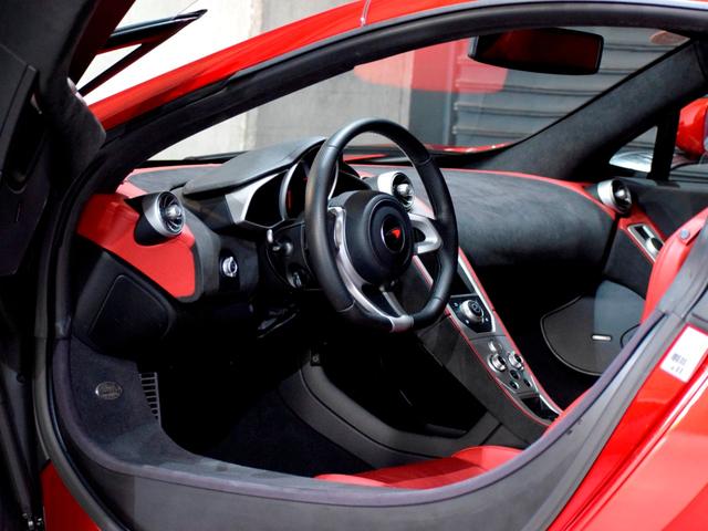 ＭＰ４－１２Ｃ ベースグレード　正規Ｄ車　スポーツエキゾースト　Ｆ１９ｉｎ＆Ｒ２０ｉｎＡＷ　Ｍｅｒｉｄｉａｎサウンド　純正ナビ　バックカメラ　Ｆ＆Ｒコーナーセンサー　ＥＴＣ　ドラレコ　ブラック＆レッド内装　ヴォルケーノレッド（49枚目）