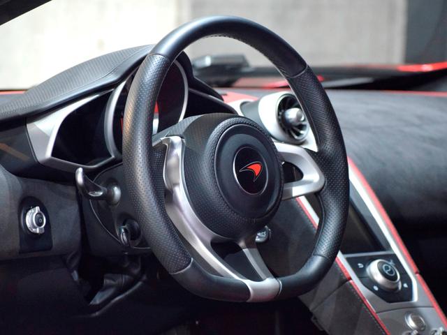 ＭＰ４－１２Ｃ ベースグレード　正規Ｄ車　スポーツエキゾースト　Ｆ１９ｉｎ＆Ｒ２０ｉｎＡＷ　Ｍｅｒｉｄｉａｎサウンド　純正ナビ　バックカメラ　Ｆ＆Ｒコーナーセンサー　ＥＴＣ　ドラレコ　ブラック＆レッド内装　ヴォルケーノレッド（50枚目）