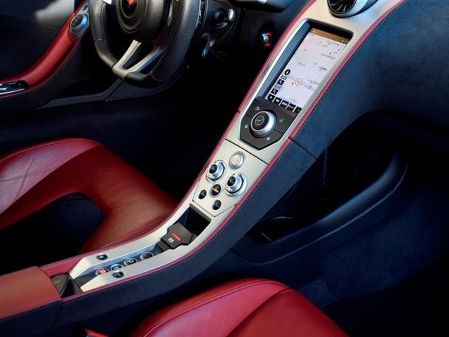 ＭＰ４－１２Ｃ ベースグレード　正規Ｄ車　スポーツエキゾースト　Ｆ１９ｉｎ＆Ｒ２０ｉｎＡＷ　Ｍｅｒｉｄｉａｎサウンド　純正ナビ　バックカメラ　Ｆ＆Ｒコーナーセンサー　ＥＴＣ　ドラレコ　ブラック＆レッド内装　ヴォルケーノレッド（52枚目）