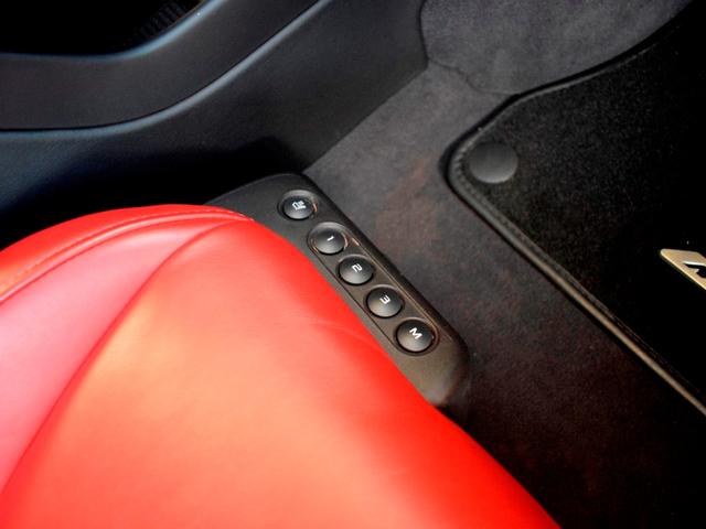 ＭＰ４－１２Ｃ ベースグレード　正規Ｄ車　スポーツエキゾースト　Ｆ１９ｉｎ＆Ｒ２０ｉｎＡＷ　Ｍｅｒｉｄｉａｎサウンド　純正ナビ　バックカメラ　Ｆ＆Ｒコーナーセンサー　ＥＴＣ　ドラレコ　ブラック＆レッド内装　ヴォルケーノレッド（66枚目）