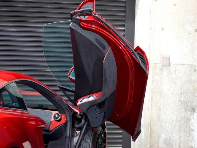 ＭＰ４－１２Ｃ ベースグレード　正規Ｄ車　スポーツエキゾースト　Ｆ１９ｉｎ＆Ｒ２０ｉｎＡＷ　Ｍｅｒｉｄｉａｎサウンド　純正ナビ　バックカメラ　Ｆ＆Ｒコーナーセンサー　ＥＴＣ　ドラレコ　ブラック＆レッド内装　ヴォルケーノレッド（70枚目）