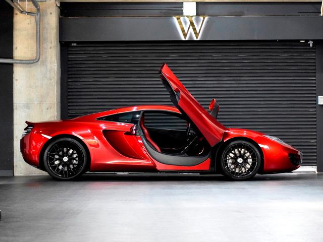 ＭＰ４－１２Ｃ ベースグレード　正規Ｄ車　スポーツエキゾースト　Ｆ１９ｉｎ＆Ｒ２０ｉｎＡＷ　Ｍｅｒｉｄｉａｎサウンド　純正ナビ　バックカメラ　Ｆ＆Ｒコーナーセンサー　ＥＴＣ　ドラレコ　ブラック＆レッド内装　ヴォルケーノレッド（75枚目）