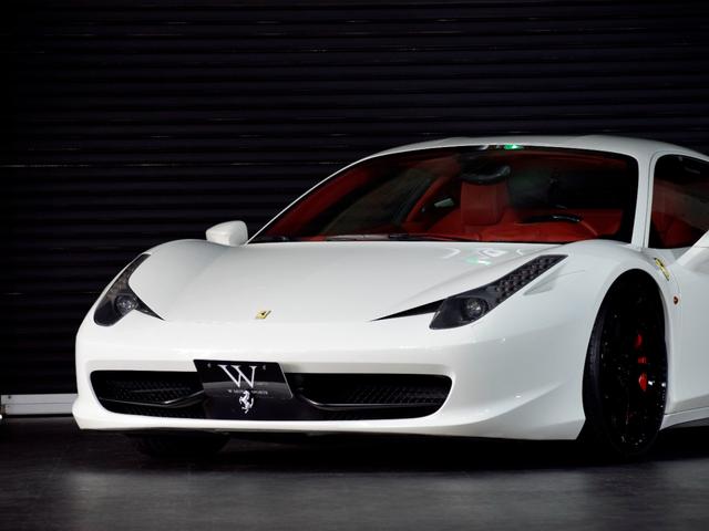 ４５８イタリア ベースグレード　２０１３年モデル　ＬＥＤカーボンステリング　ＲＯＷＥＮマフラー　Ｒｏｍａｎｏ２０ｉｎＡＷ　ＡｕｔｏＶｅｌｏｃｅリアパネル＆スポイラー　電動レザーシート　バックカメラ　コーナーセンサ　禁煙（10枚目）