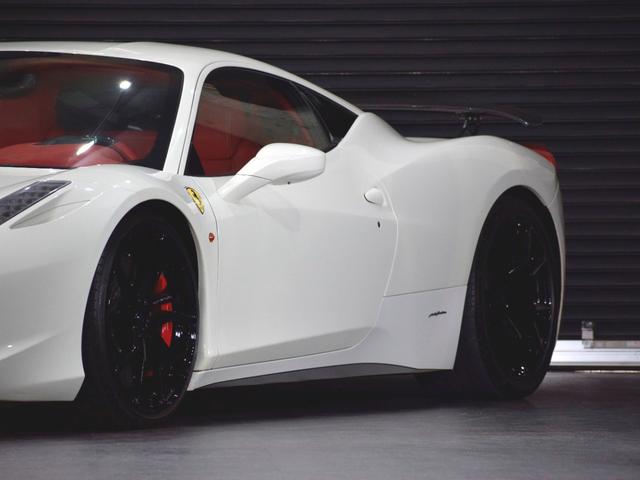 ４５８イタリア ベースグレード　２０１３年モデル　ＬＥＤカーボンステリング　ＲＯＷＥＮマフラー　Ｒｏｍａｎｏ２０ｉｎＡＷ　ＡｕｔｏＶｅｌｏｃｅリアパネル＆スポイラー　電動レザーシート　バックカメラ　コーナーセンサ　禁煙（11枚目）