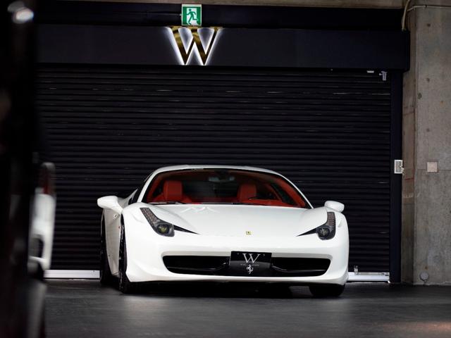 ４５８イタリア ベースグレード　２０１３年モデル　ＬＥＤカーボンステリング　ＲＯＷＥＮマフラー　Ｒｏｍａｎｏ２０ｉｎＡＷ　ＡｕｔｏＶｅｌｏｃｅリアパネル＆スポイラー　電動レザーシート　バックカメラ　コーナーセンサ　禁煙（12枚目）