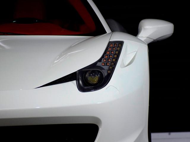 ４５８イタリア ベースグレード　２０１３年モデル　ＬＥＤカーボンステリング　ＲＯＷＥＮマフラー　Ｒｏｍａｎｏ２０ｉｎＡＷ　ＡｕｔｏＶｅｌｏｃｅリアパネル＆スポイラー　電動レザーシート　バックカメラ　コーナーセンサ　禁煙（14枚目）