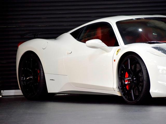 ４５８イタリア ベースグレード　２０１３年モデル　ＬＥＤカーボンステリング　ＲＯＷＥＮマフラー　Ｒｏｍａｎｏ２０ｉｎＡＷ　ＡｕｔｏＶｅｌｏｃｅリアパネル＆スポイラー　電動レザーシート　バックカメラ　コーナーセンサ　禁煙（16枚目）