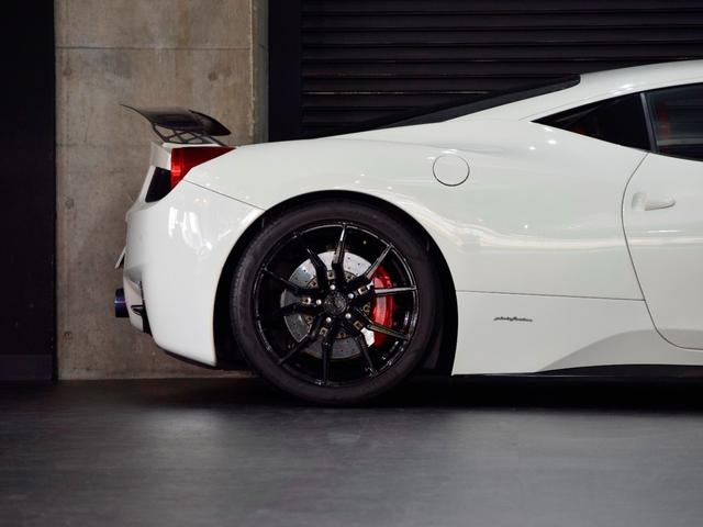 ４５８イタリア ベースグレード　２０１３年モデル　ＬＥＤカーボンステリング　ＲＯＷＥＮマフラー　Ｒｏｍａｎｏ２０ｉｎＡＷ　ＡｕｔｏＶｅｌｏｃｅリアパネル＆スポイラー　電動レザーシート　バックカメラ　コーナーセンサ　禁煙（17枚目）