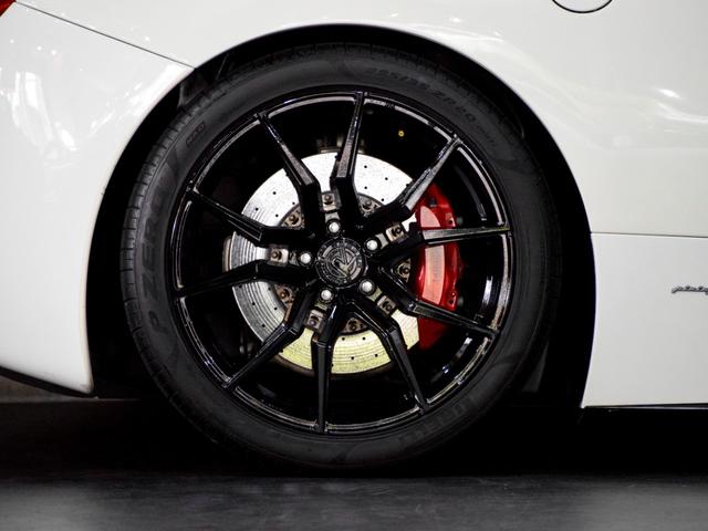 ４５８イタリア ベースグレード　２０１３年モデル　ＬＥＤカーボンステリング　ＲＯＷＥＮマフラー　Ｒｏｍａｎｏ２０ｉｎＡＷ　ＡｕｔｏＶｅｌｏｃｅリアパネル＆スポイラー　電動レザーシート　バックカメラ　コーナーセンサ　禁煙（19枚目）