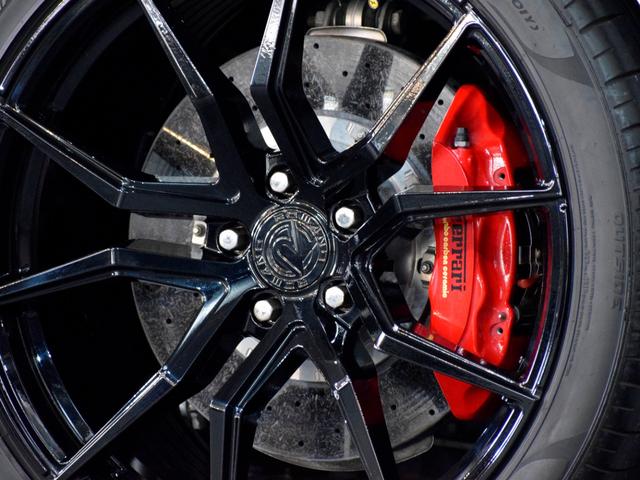 ４５８イタリア ベースグレード　２０１３年モデル　ＬＥＤカーボンステリング　ＲＯＷＥＮマフラー　Ｒｏｍａｎｏ２０ｉｎＡＷ　ＡｕｔｏＶｅｌｏｃｅリアパネル＆スポイラー　電動レザーシート　バックカメラ　コーナーセンサ　禁煙（21枚目）