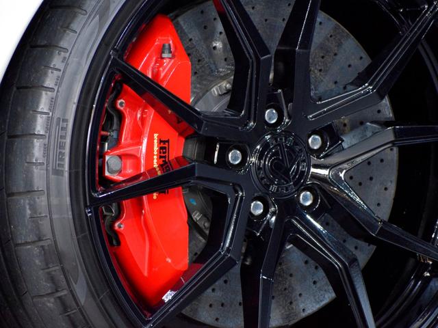 ４５８イタリア ベースグレード　２０１３年モデル　ＬＥＤカーボンステリング　ＲＯＷＥＮマフラー　Ｒｏｍａｎｏ２０ｉｎＡＷ　ＡｕｔｏＶｅｌｏｃｅリアパネル＆スポイラー　電動レザーシート　バックカメラ　コーナーセンサ　禁煙（22枚目）