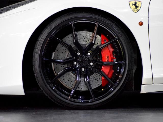 ４５８イタリア ベースグレード　２０１３年モデル　ＬＥＤカーボンステリング　ＲＯＷＥＮマフラー　Ｒｏｍａｎｏ２０ｉｎＡＷ　ＡｕｔｏＶｅｌｏｃｅリアパネル＆スポイラー　電動レザーシート　バックカメラ　コーナーセンサ　禁煙（25枚目）