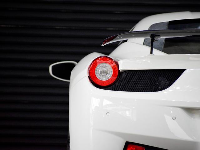 ４５８イタリア ベースグレード　２０１３年モデル　ＬＥＤカーボンステリング　ＲＯＷＥＮマフラー　Ｒｏｍａｎｏ２０ｉｎＡＷ　ＡｕｔｏＶｅｌｏｃｅリアパネル＆スポイラー　電動レザーシート　バックカメラ　コーナーセンサ　禁煙（33枚目）