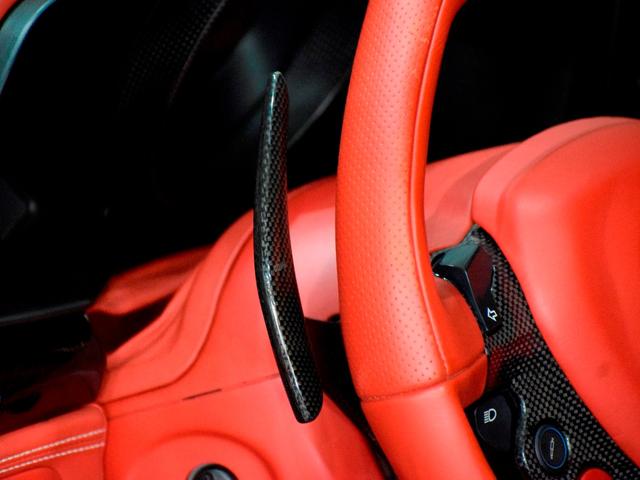 ４５８イタリア ベースグレード　２０１３年モデル　ＬＥＤカーボンステリング　ＲＯＷＥＮマフラー　Ｒｏｍａｎｏ２０ｉｎＡＷ　ＡｕｔｏＶｅｌｏｃｅリアパネル＆スポイラー　電動レザーシート　バックカメラ　コーナーセンサ　禁煙（55枚目）