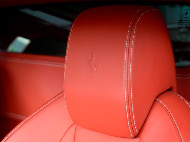 ４５８イタリア ベースグレード　２０１３年モデル　ＬＥＤカーボンステリング　ＲＯＷＥＮマフラー　Ｒｏｍａｎｏ２０ｉｎＡＷ　ＡｕｔｏＶｅｌｏｃｅリアパネル＆スポイラー　電動レザーシート　バックカメラ　コーナーセンサ　禁煙（69枚目）