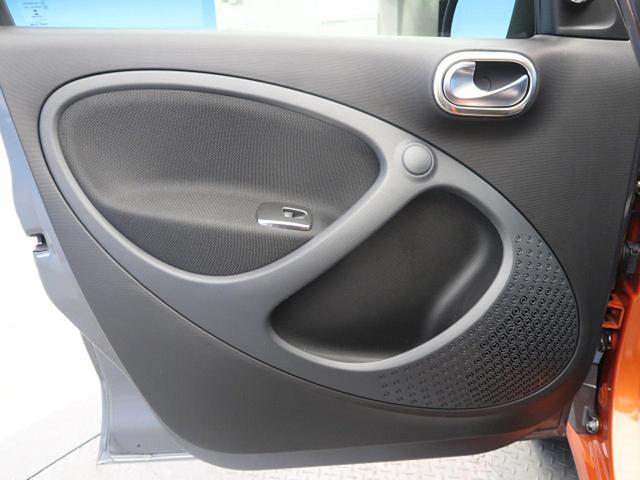 BRABUS エクスクルーシブ OPLEDヘッドライト 純正OPドライブレコーダー パノラミックガラスルーフ 9インチSDナビ クルーズコントロール 車線逸脱警告システム ブラックレザーシート(33枚目)