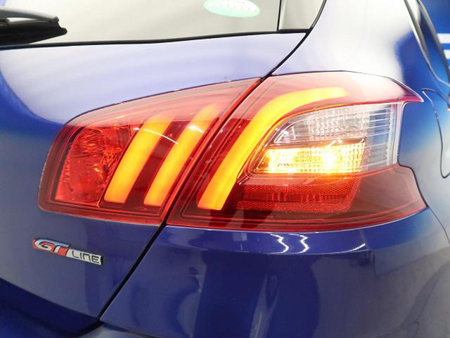 GTライン ブルーHDi 特別仕様車 パークアシスト ブラインドスポットアシスト スポーツモード 純正17インチアルミホイール アップルカープレイ 360度カメラ アダプティブクルーズコントロール 禁煙車(25枚目)