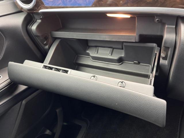 V260 ロング 特別仕様車 250台限定 レーダーセーフティPKG 革シート 純正ナビ Bluetooth 全周囲カメラ フルセグTV シートヒーター パワーバックドア LEDヘッド 禁煙車(63枚目)
