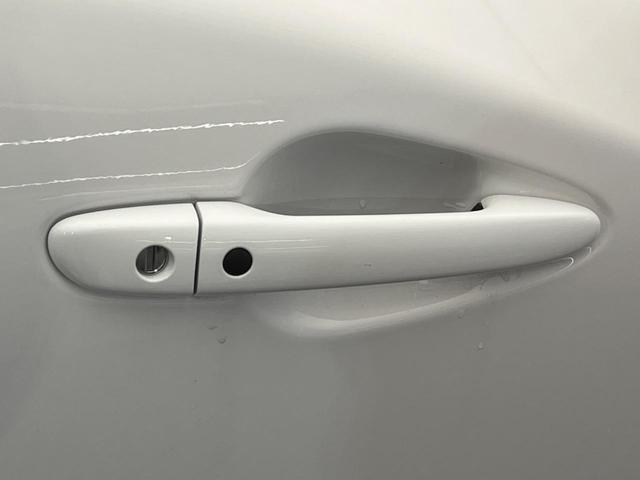 ベースグレード ツートン革シート シートヒーター 純正ナビ バックカメラ フルセグTV Bluetooth LEDヘッドランプ クルーズコントロール スマートキー 純正17インチAW 1オーナー 禁煙車(9枚目)