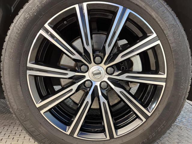 D4 AWD インスクリプション アダプティブクルーズコントロール 黒革シート シートエアコン シートヒーター 純正ナビ 全周囲カメラ フルセグTV ハーマンカードンサウンド ヘッドアップディスプレイ パーキングアシスト 禁煙車(30枚目)