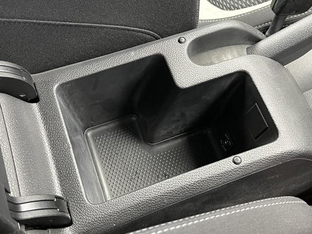 Rライン 前席シートヒーター SDナビ フルセグTV Bluetooth デュアルオートエアコン HIDヘッドランプ 純正18インチAW キーレス ETC 禁煙車(46枚目)