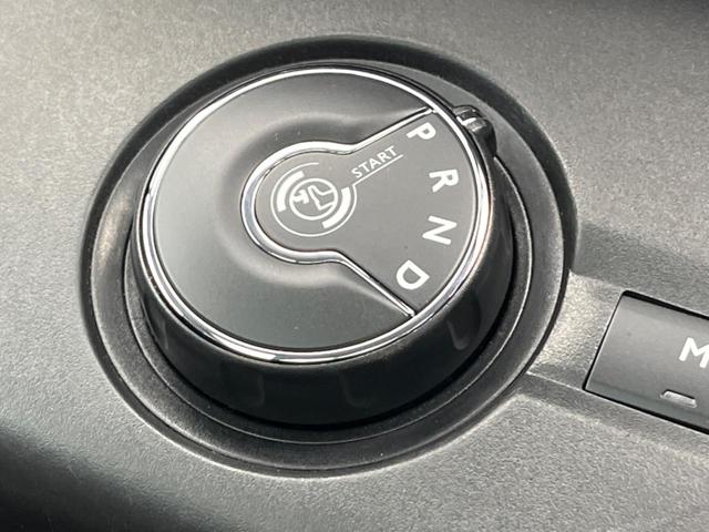 デビューエディション　マルチパノラミックサンルーフ　クルーズコントロール　ブラインドスポット　クリアランスソナー　ａｐｐｌｅｃａｒｐｌａｙ　パーキングアシスト　オートライト　バックカメラ　Ｂｌｕｅｔｏｏｔｈ再生　禁煙車(12枚目)