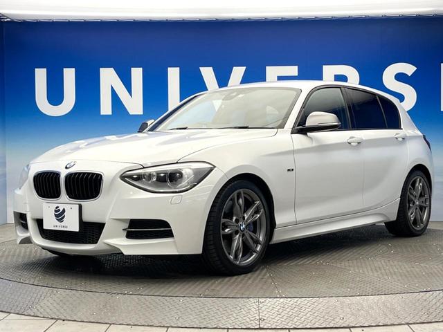 Ｍ１３５ｉ　パーキングサポートＰＫＧ　革シートセット　ドライビングアシストＰＫＧ　革シート　シートヒーター　クルーズコントロール　衝突回避・軽減ブレーキ　前車接近警告機能　純正１８インチアルミホイール　純正ナビ(29枚目)