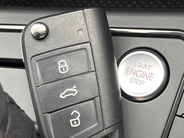 ポロ ＴＳＩコンフォートラインリミテッド　特別仕様車　セーフティパッケージ　バックカメラ　プリクラッシュブレーキシステム　Ｄｉｓｃｏｖｅｒ　Ｐｒｏナビ　Ａｐｐ　Ｃｏｎｎｅｃｔ　純正１５インチアルミホイール　ＬＥＤヘッドランプ　１オーナー　禁煙（65枚目）
