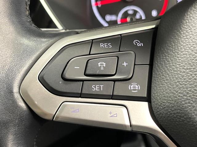 Ｔ－クロス ＴＳＩ　１ｓｔプラス　ＡｐｐｌｅＣａｒＰｌａｙ　アダプティブクルーズコントロール　純正ナビ　純正１８インチアルミホイール　インテリアアンビエントライト　パドルシフト　フルセグＴＶ　Ｂｌｕｅｔｏｏｔｈ再生　禁煙車（5枚目）