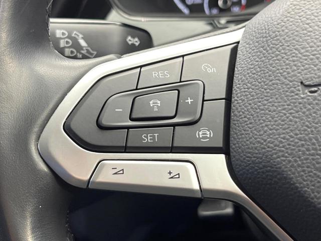 Ｔ－クロス ＴＳＩ　１ｓｔ　特別仕様車　ＡＰＰＬＥＣＡＲＰＬＡＹ　アダプティブクルーズコントロール　デュアルオートエアコン　ＬＥＤヘッドランプ　ワイヤレスチャージング　スマートエントリー　純正ナビ　禁煙車　ワンオーナー（4枚目）