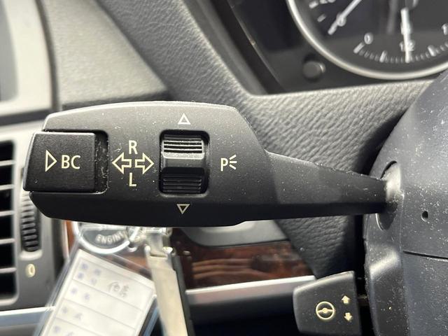 Ｘ５ ｘＤｒｉｖｅ　３５ｉ　黒革シート　前席パワーシート　前席シートヒーター　クルーズコントロール　デュアルオートエアコン　バックカメラ　純正２０インチアルミ　スマートキー　ＨＩＤヘッドランプ　オートライト　純正ナビ　禁煙車（52枚目）
