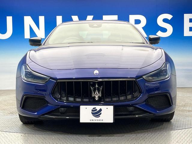 ギブリ グランスポーツ　サンルーフ　２１インチティターノアルミ　ドライバーアシスタンスパッケージ　衝突軽減　サラウンドビューモニター　アダプティブクルーズコントロール　黒革シート　純正ナビ　ブラインドスポットセンサー　禁煙車（16枚目）