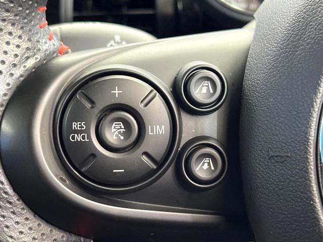 ＭＩＮＩ クーパーＳ　３ＨＤ　６ＭＴ　スポーツドライビングパッケージ　ペッパーパッケージ　リアビューカメラ　アダプティブクルーズコントロール　レーンアシスト　クリアランスソナー　ＬＥＤヘッドランプ　オートライト　純正ナビ（4枚目）