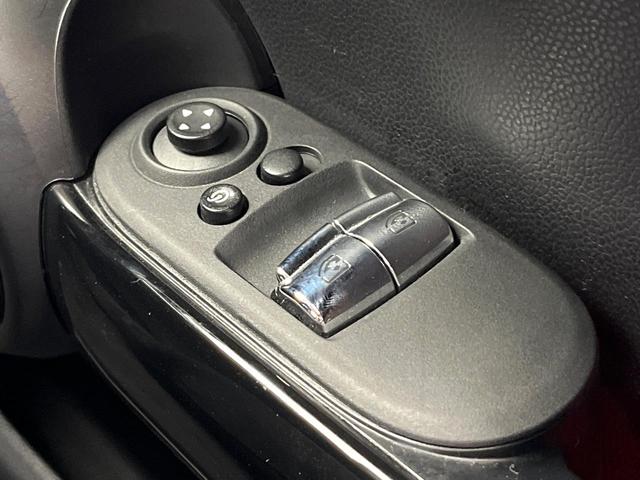ＭＩＮＩ クーパーＳ　３ＨＤ　６ＭＴ　スポーツドライビングパッケージ　ペッパーパッケージ　リアビューカメラ　アダプティブクルーズコントロール　レーンアシスト　クリアランスソナー　ＬＥＤヘッドランプ　オートライト　純正ナビ（37枚目）